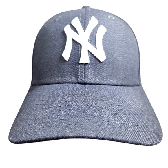 New York Yankees New Era 9Forty Kids Youth Navy Adjustable Baseball Cap Hat - Picture 3 of 9